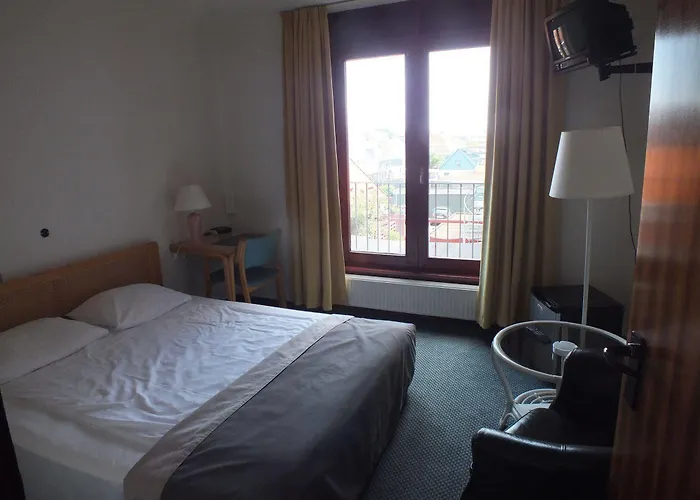 Hundested Kro Hotel Мини-отель 3*